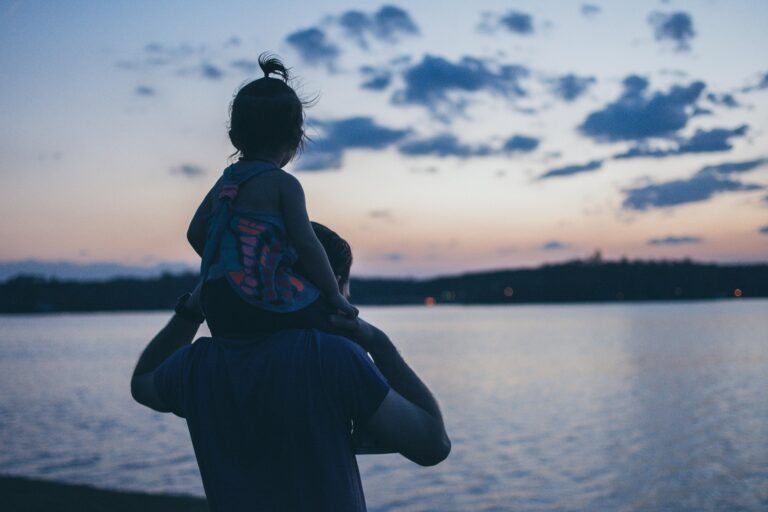 father-and-daughter-8059300_1920